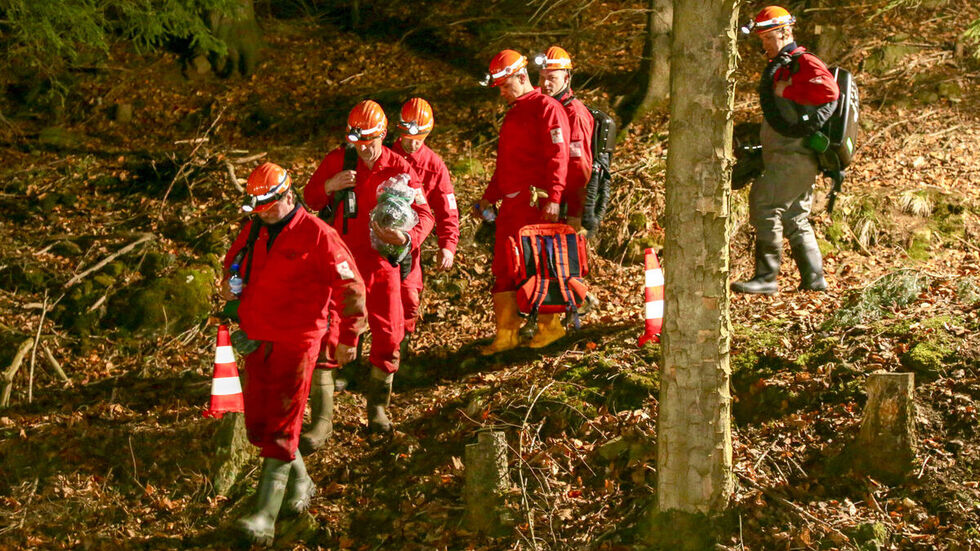 Gut 100 Rettungskräfte waren in der Nacht zu Montag im Einsatz. © Daniel Unger