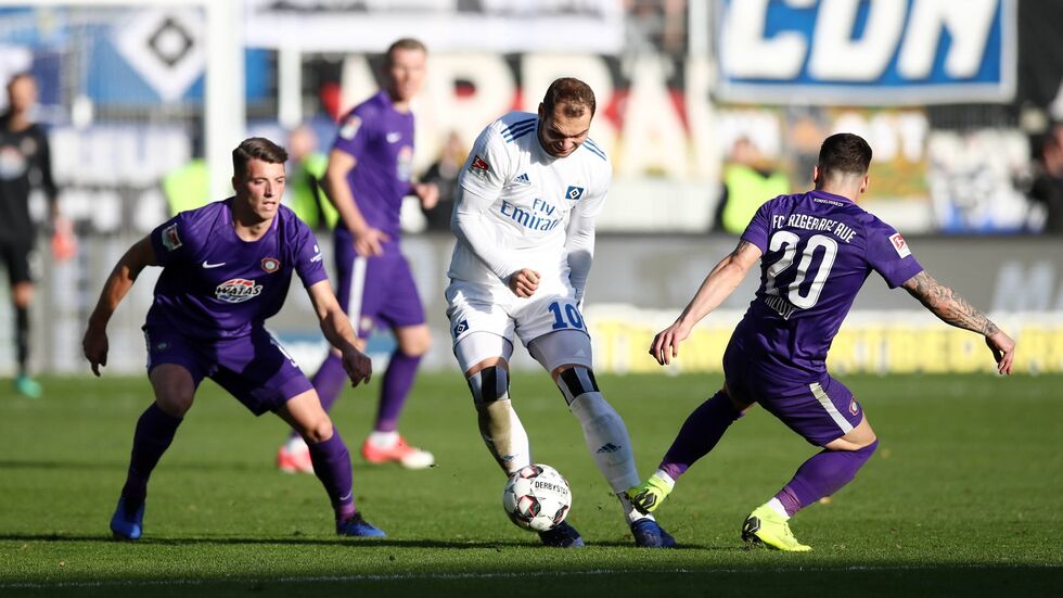 Die Veilchen unterliegen gegen den Bundesliga-Absteiger aus Hamburg.