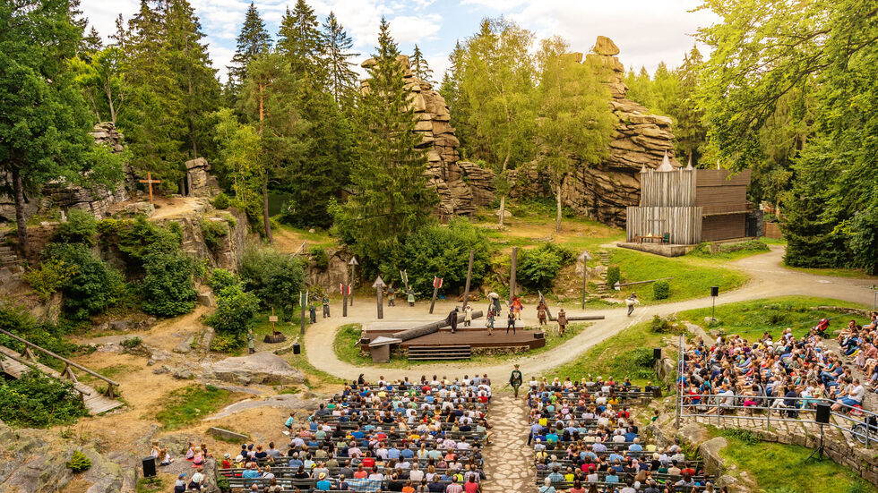 Szene bei den Greifenstein-Festspielen. Szene bei den Greifenstein-Festspielen.