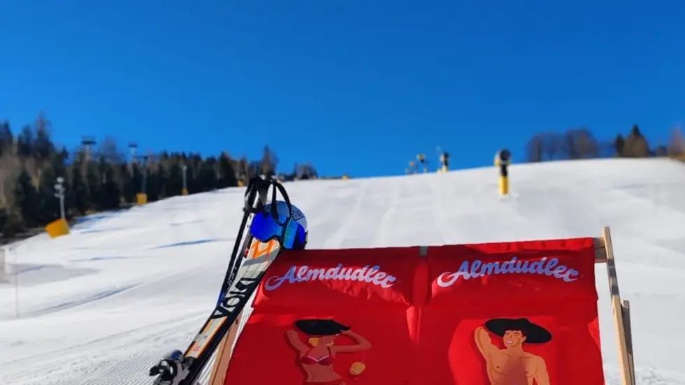 Dank frostiger Nächte hält die Schneedecke in der Skiarena noch.