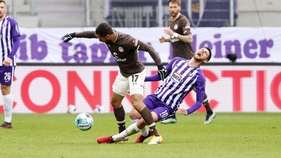 St. Pauli's Daniel-Kofi Kyerehim Duell mit Dimitrij Nazarov