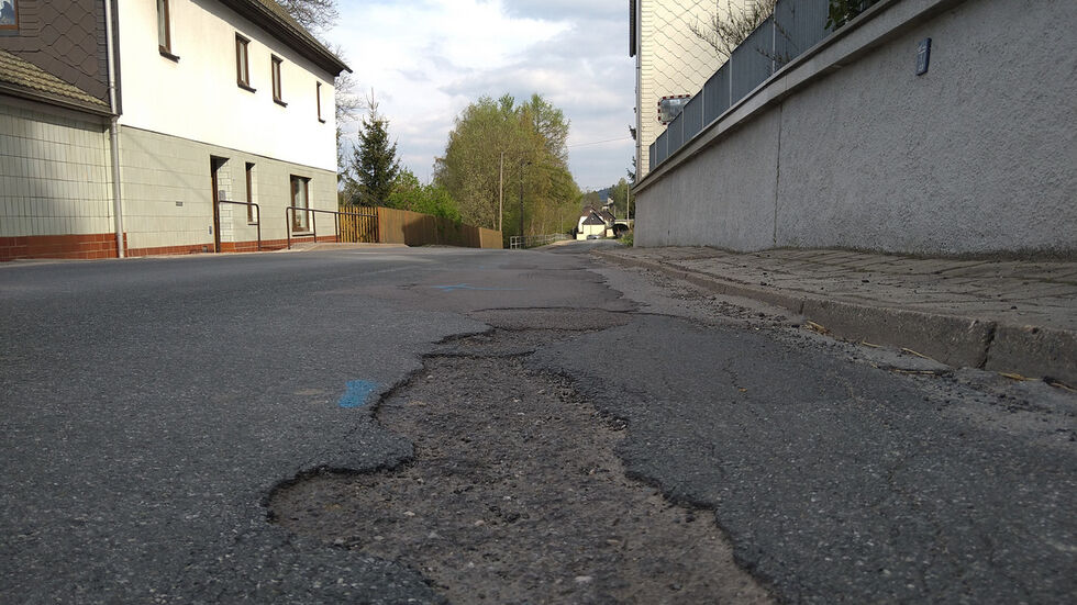 Die Trinkwasserleitung wird erneuert, die Straße aber nicht saniert.