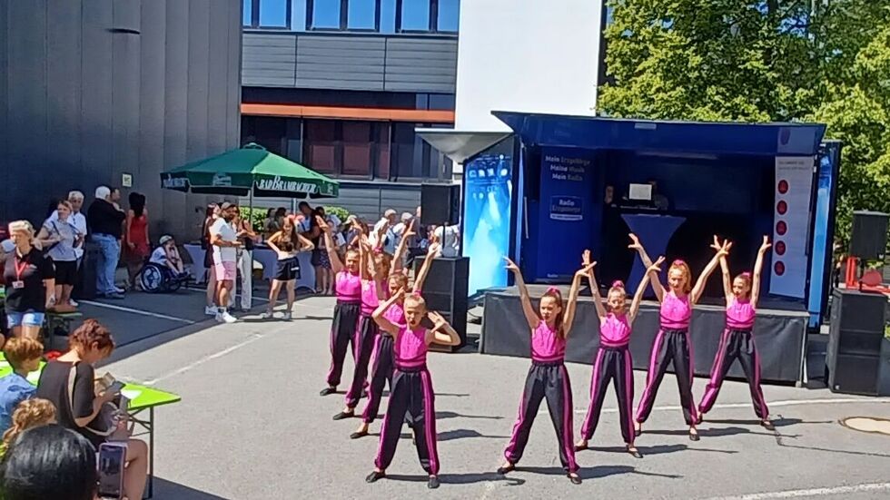 Beim Showprogramm der Kindertanzgruppe "Keen on Rhythm" aus Schneeberg. Beim Showprogramm der Kindertanzgruppe "Keen on Rhythm" aus Schneeberg.