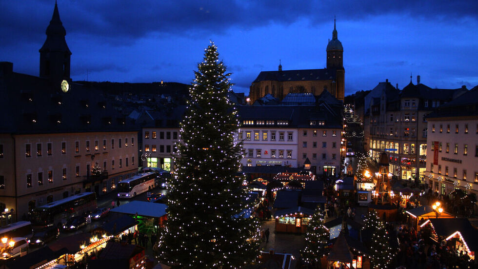 Auch dieses Jahr gibt es in Annaberg keinen Weihnachtsmarkt. Auch dieses Jahr gibt es in Annaberg keinen Weihnachtsmarkt.