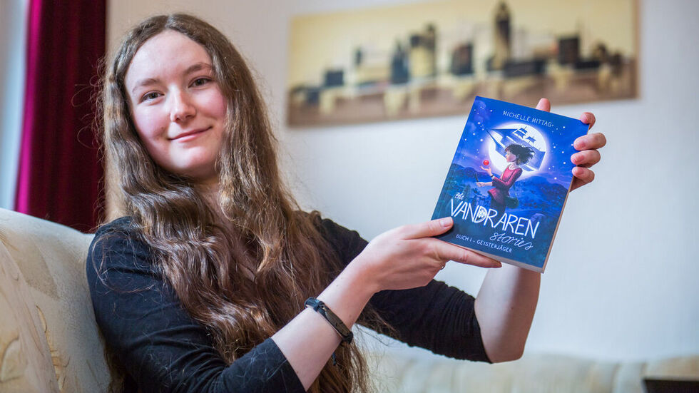 Michelle Mittag mit ihrem Fantasy-Roman "The Vandraren Stories" Michelle Mittag mit ihrem Fantasy-Roman "The Vandraren Stories"