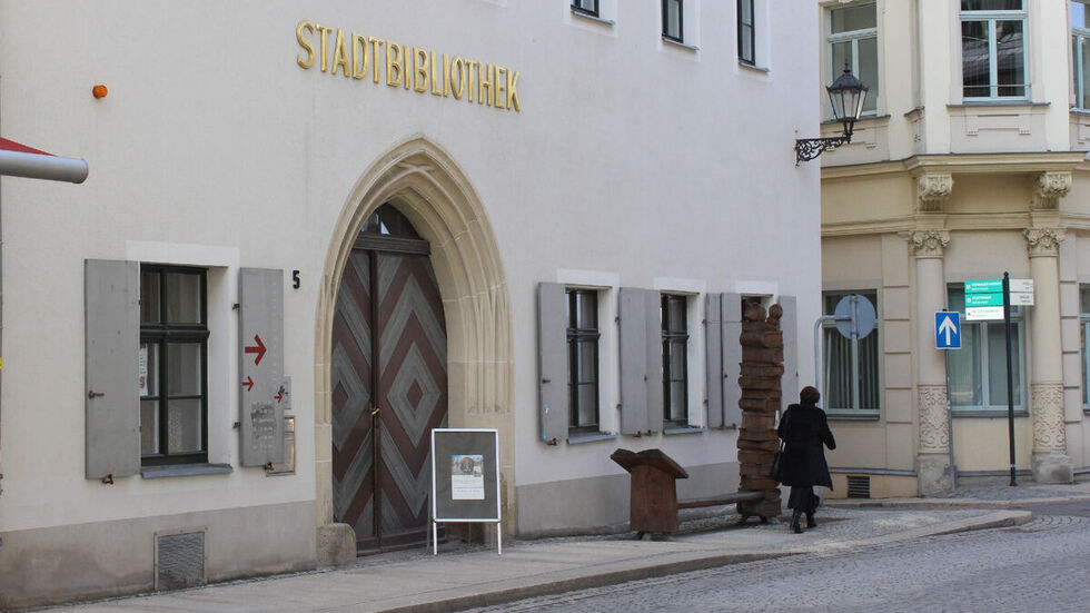 In der Stadtbibliothek werden künftig Vorlesungen der Kinder-Uni und des Seniorenkollegs stattfinden. © Sindy Einhorn