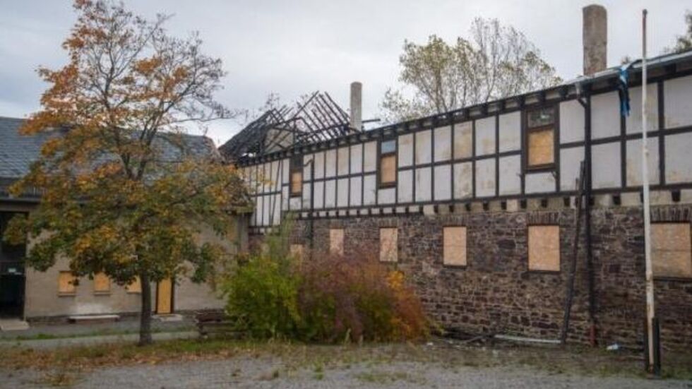 Vor allem vom Dachstuhl war nach dem Brand im Augus 2019 nichts mehr zu retten. Foto (Archiv): Georg Ulrich Dostmann. Vor allem vom Dachstuhl war nach dem Brand im Augus 2019 nichts mehr zu retten. Foto (Archiv): Georg Ulrich Dostmann.