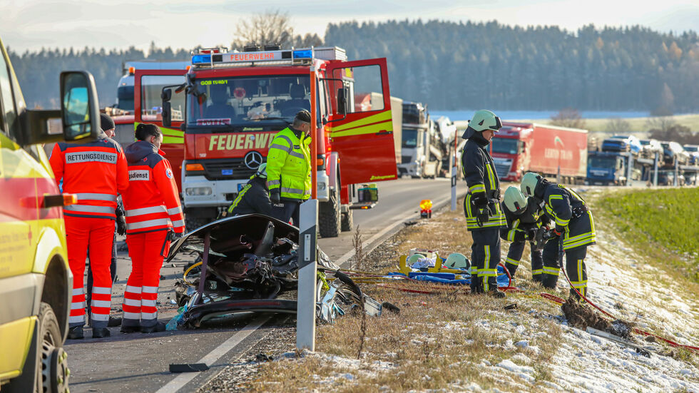 Nach dem Crash bildete sich ein langer Stau.