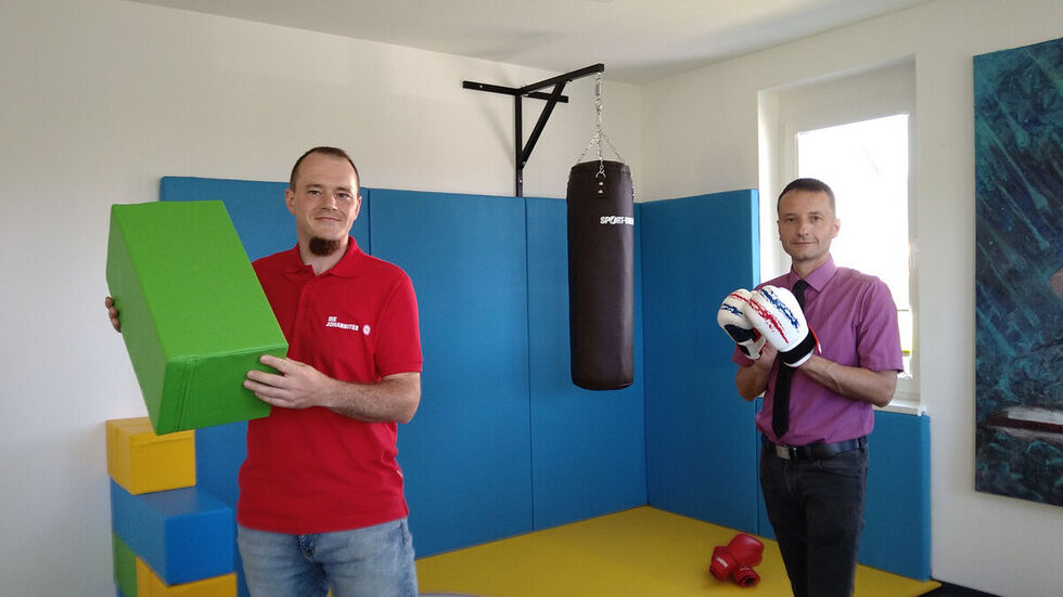 Bei Lacrima haben Kinder die Möglichkeit sich beim Sport auszutoben. Bei Lacrima haben Kinder die Möglichkeit sich beim Sport auszutoben.