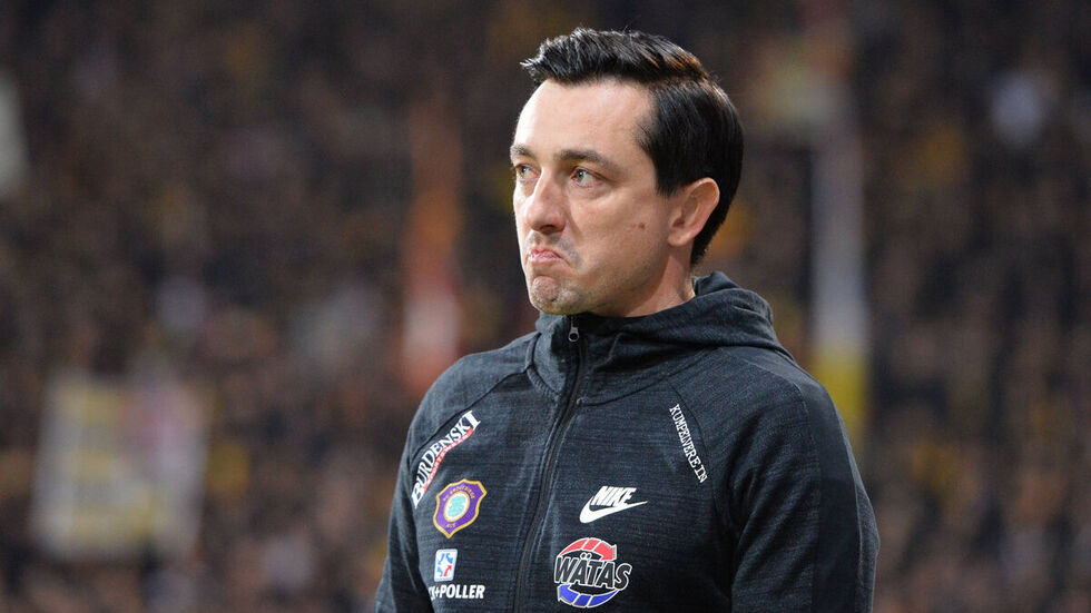 Daniel Meyer plagen große Personalsorgen. (c) imago/ Eibner