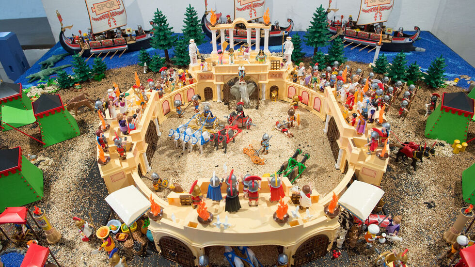 Die Playmobil-Ausstellung auf Burg Scharfenstein ist noch bis Ende der Sommerferien (12. August) zu sehen. © dpa