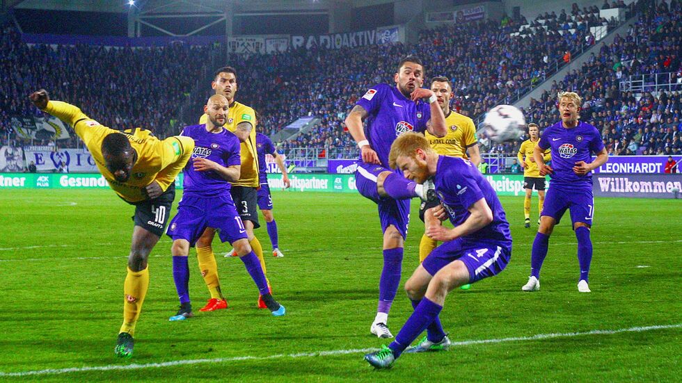 Die Veilchen verlieren nach Halbzeitführung noch mit 1:3 gegen Dresden.
