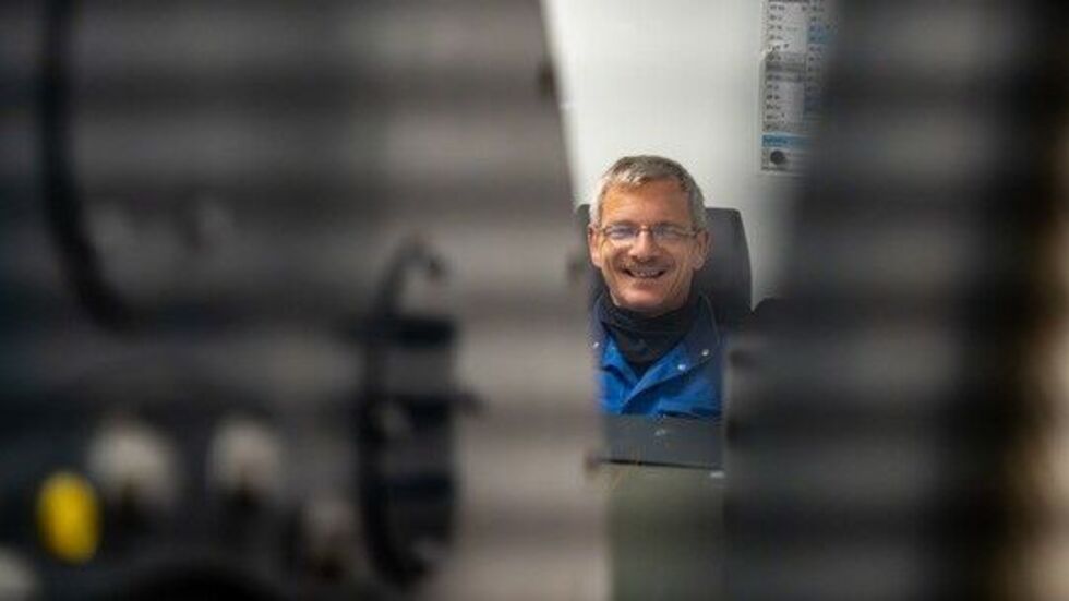 Gruben-Elektriker Jürgen Hansel im Maschinenraum der neuen Fördermaschine. Gruben-Elektriker Jürgen Hansel im Maschinenraum der neuen Fördermaschine.