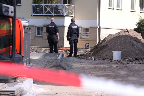 Bei Bauarbeiten auf einem Grundstück an der Georgenstraße sind Handgranaten gefunden worden.