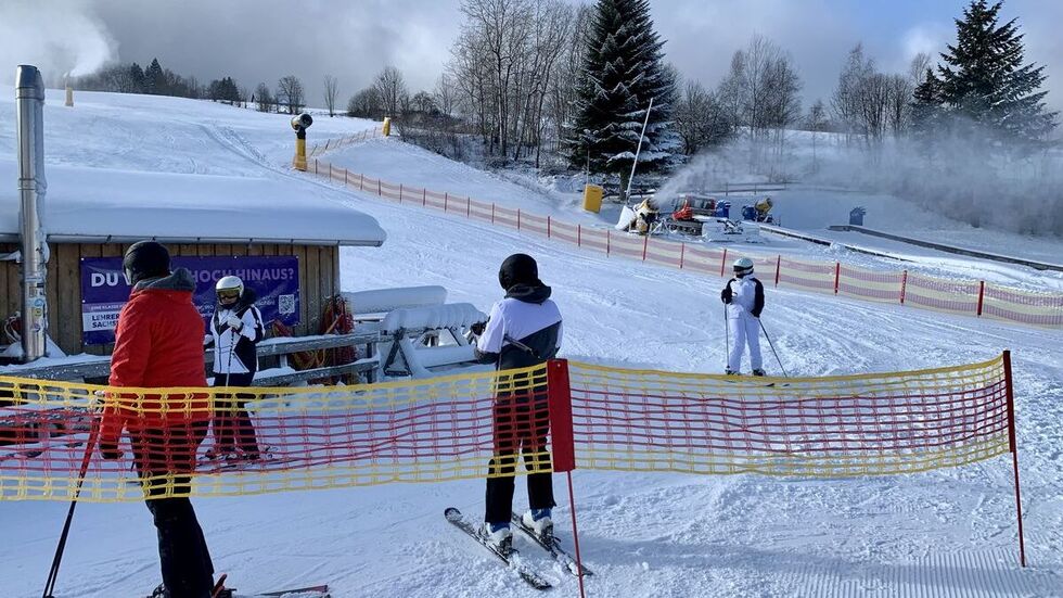 Die ersten Skifahrer kamen schon. Die ersten Skifahrer kamen schon.