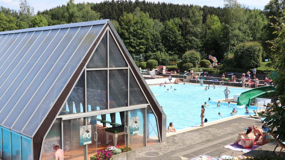 Das Freibad "Am Stangewald" hat eine Woche länger geöffnet. Das Freibad "Am Stangewald" hat eine Woche länger geöffnet.