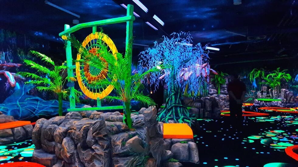 Beim 3D-Minigolf erscheint das Spiel mittels 3D-Brille. © Janis Müller  Beim 3D-Minigolf erscheint das Spiel mittels 3D-Brille. © Janis Müller