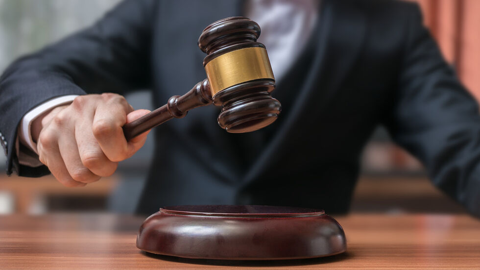 Symbolbild (c) vchalup. Ein Auktionshammer.