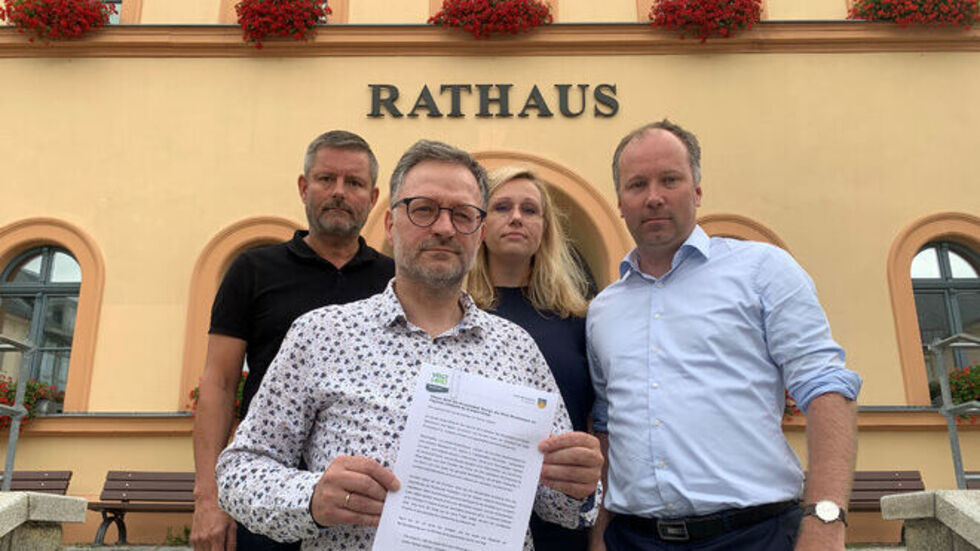 Die Unterzeichner des offenen Briefes an den Bundesminister v.l. Ralf Schaller, Raphael Kürzinger, Daniela Raschpichler und Lars Lange.